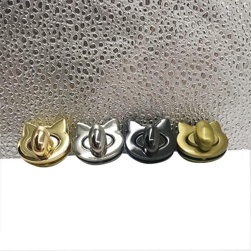 ۞ Cute Cat/Bird Clasp Locks Me - Leatherwork Hardware recension och pris