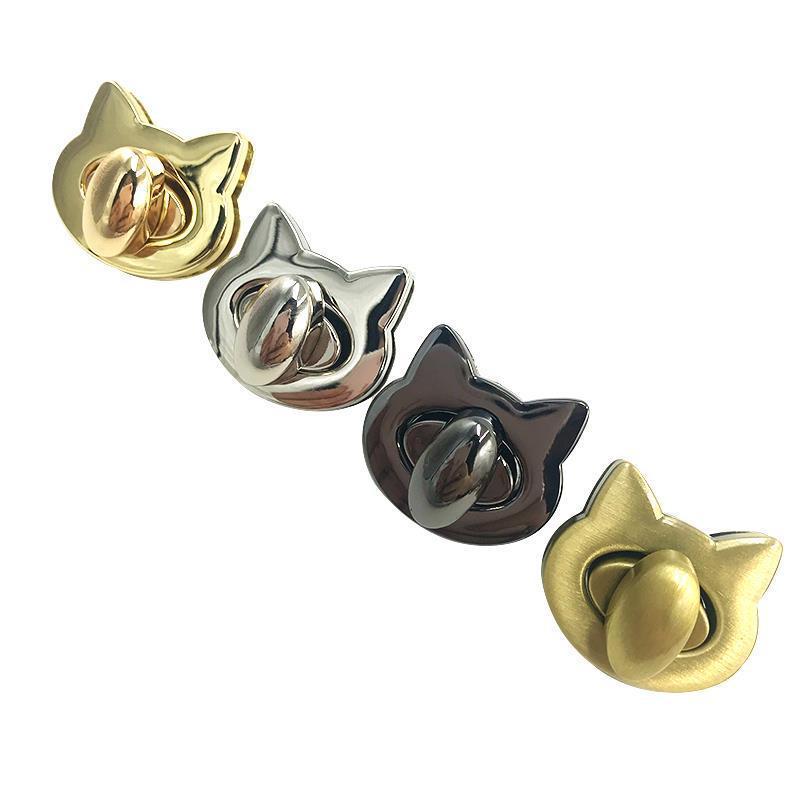 ۞ Cute Cat/Bird Clasp Locks Me - Leatherwork Hardware recension och pris